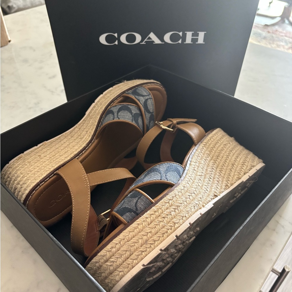 COACH ESPADRILLE STRAPPY SANDAL IN SIGNATURE CHAMBRAY,  "KIMBERLY" SIZE 9